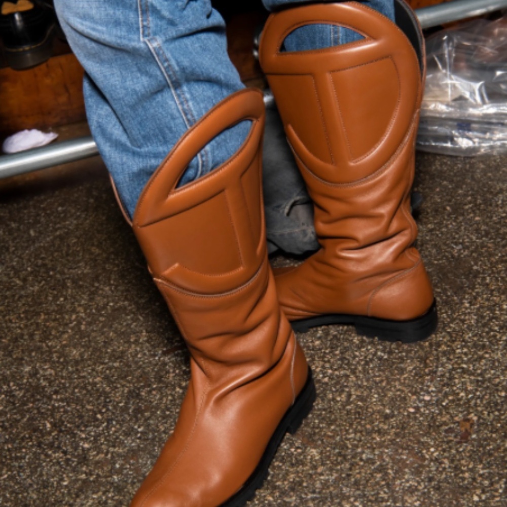 (MSRP: $780) Telfar FW/20 Unisex Runway Tan Leather Riding Boots EU 37